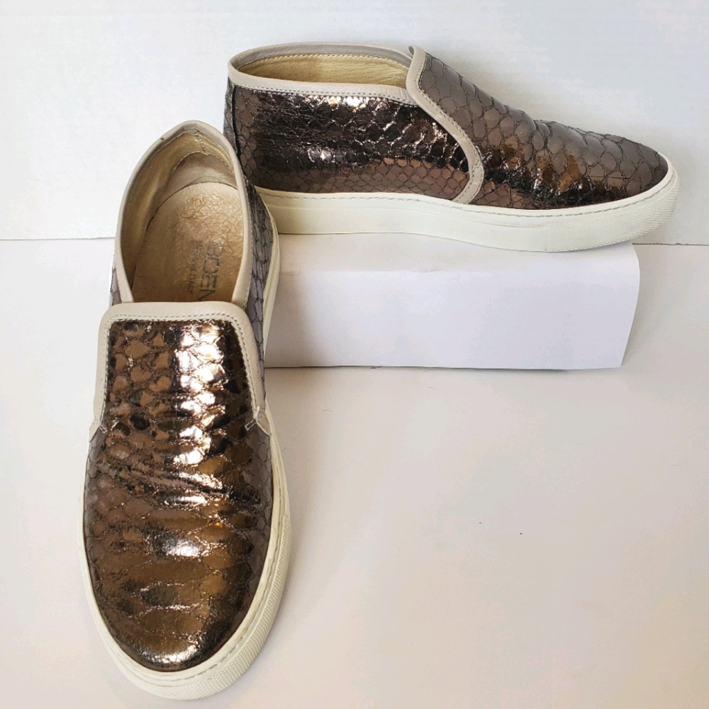 Boemos Bronze Alligator Style Leather Slip-ons
